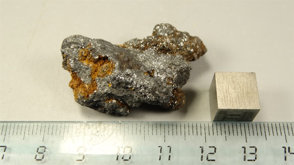 Минералист - Пиролюзит, гётит и лимонит