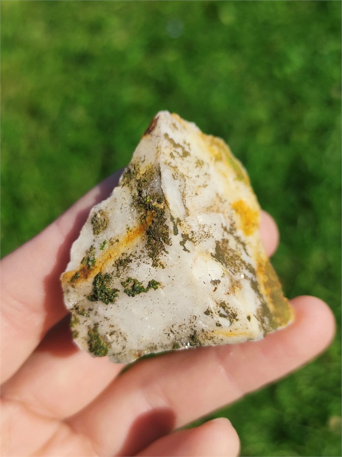 Пироморфит и вокеленит на кварце 23317 - фото 70581