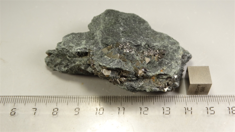 Магнетит в хлоритовом сланце 25326 - фото 72489