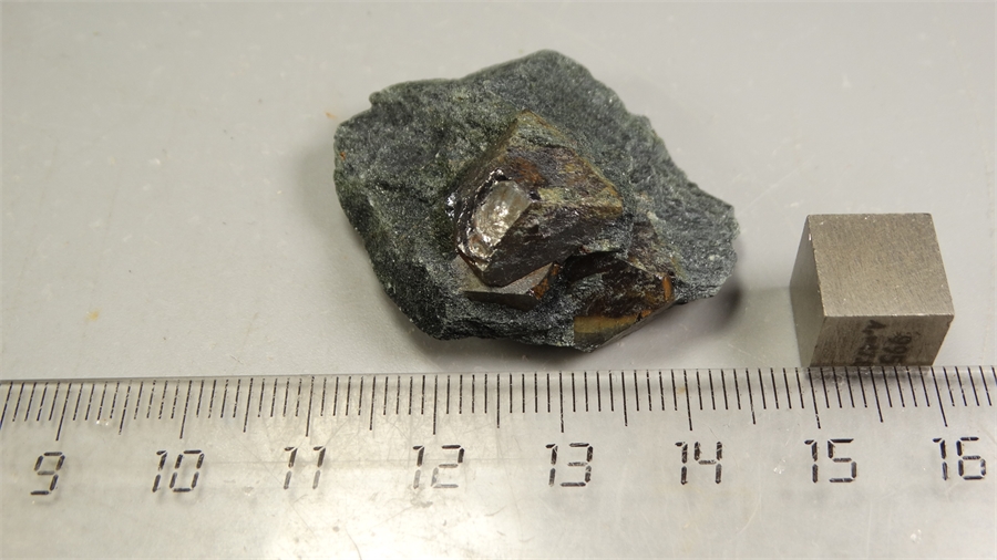 Магнетит в хлоритовом сланце 25329 - фото 72520