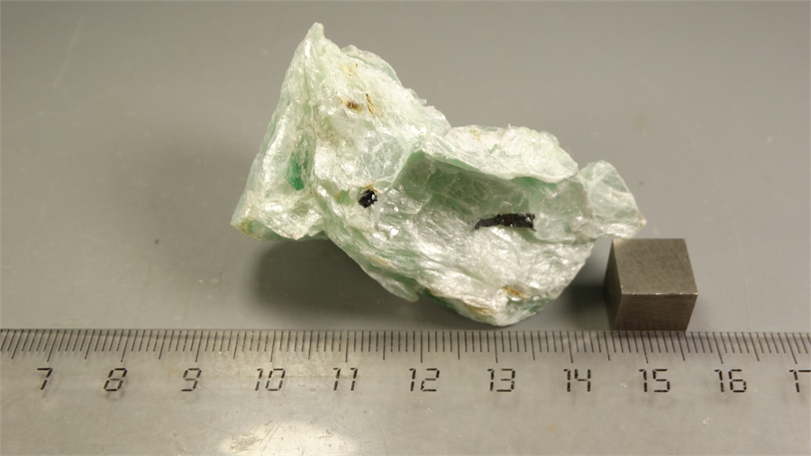 Тальк благородный с гематитом 25383