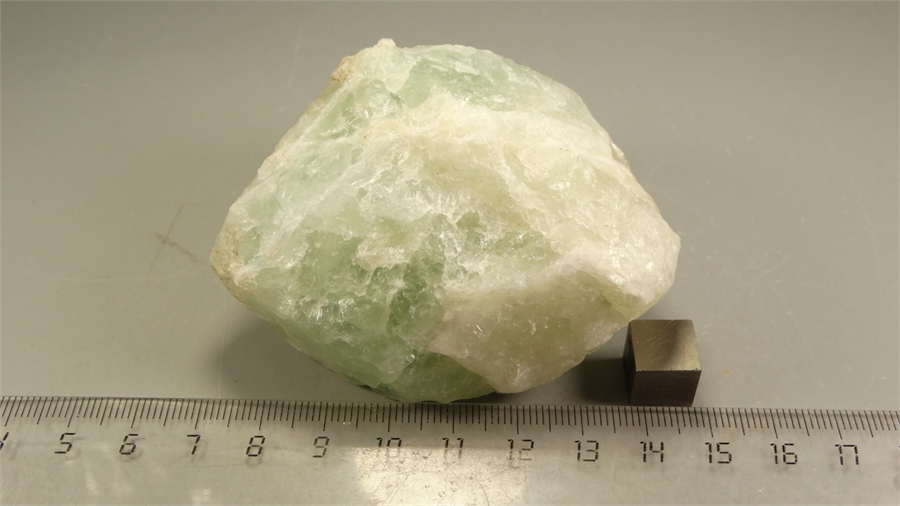 Флюорит 25389