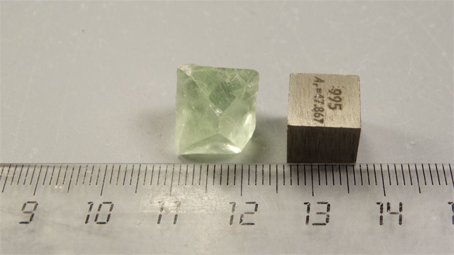 Флюорит 25440