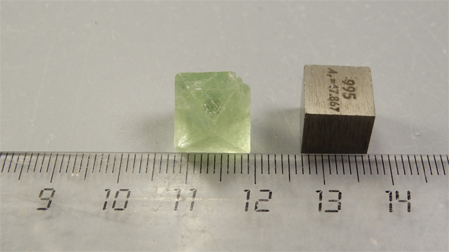 Флюорит 25442