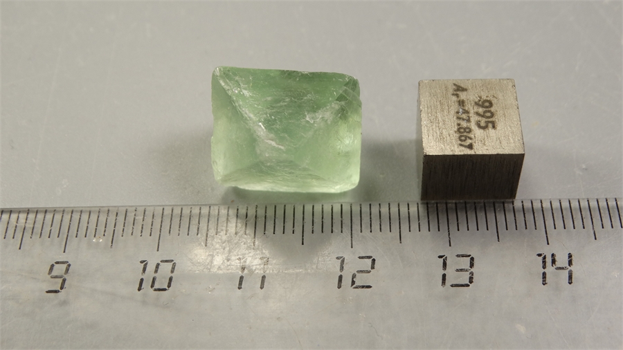 Флюорит 25447