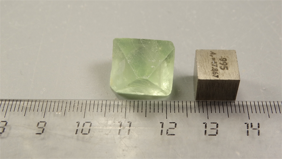 Флюорит 25448