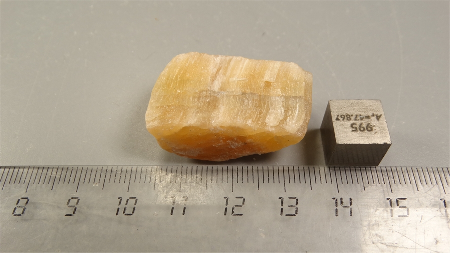 Гипс селенит 25519