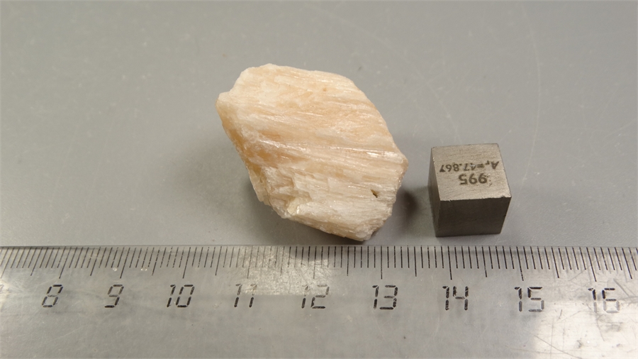 Гипс селенит 25521