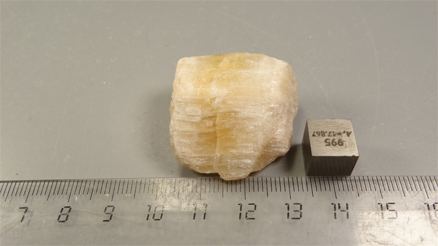 Гипс селенит 25522