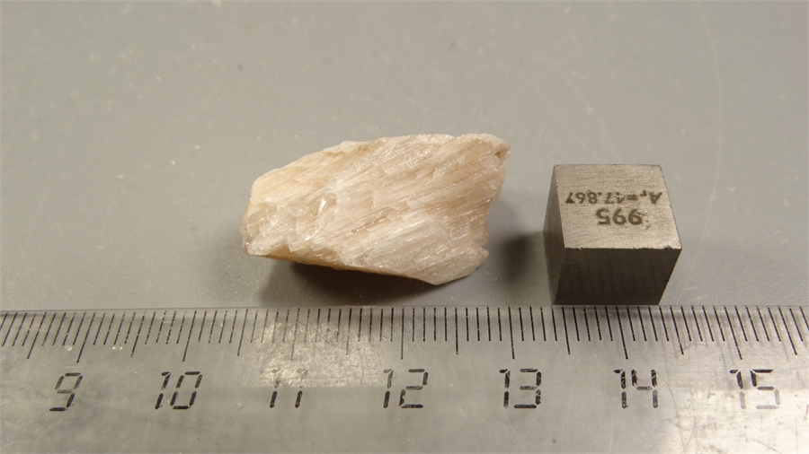 Гипс селенит 25526