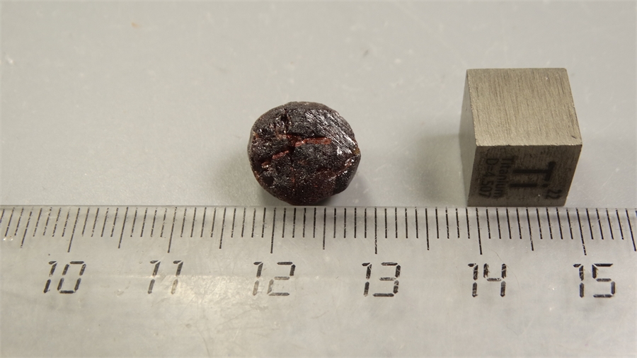 Гранат альмандин 25532