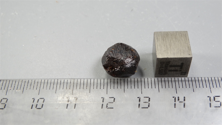 Гранат альмандин 25545