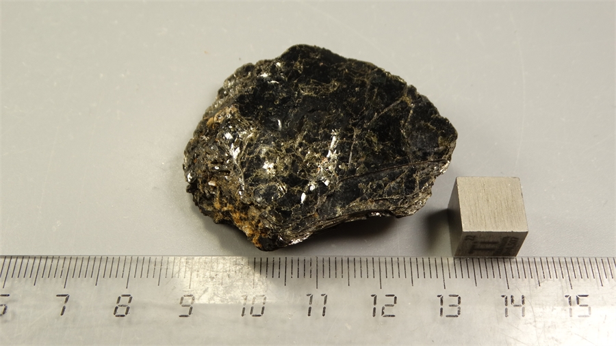 Биотит и циркон 25565