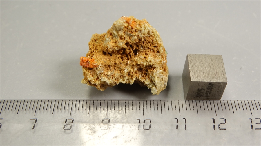 Крокоит на породе 25630