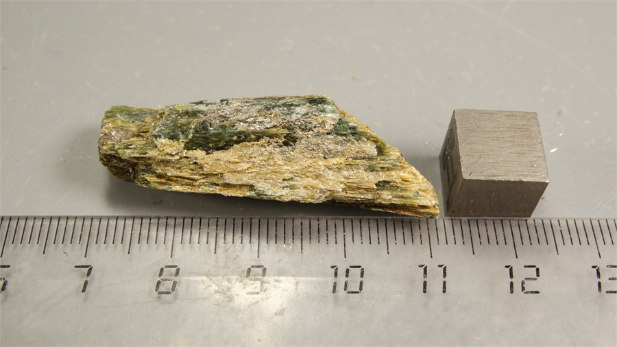 Актинолит 25634