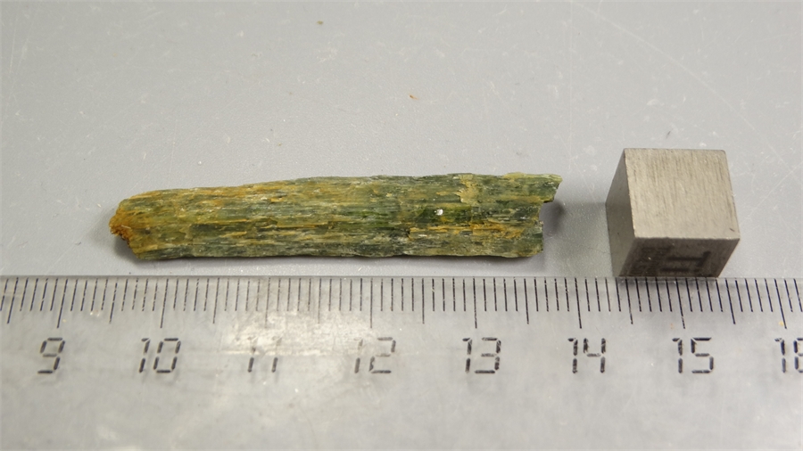 Актинолит 25640