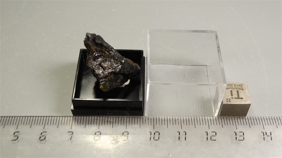 Ильменит 25705