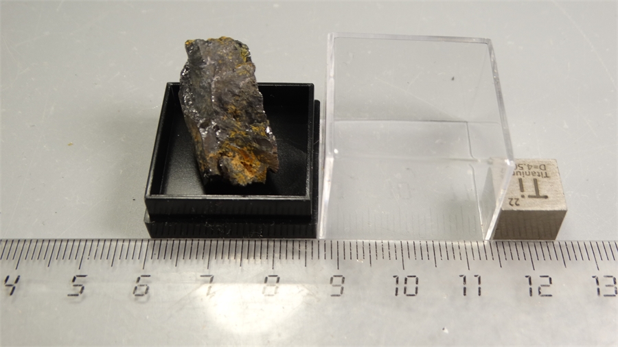 Ильменит 25719