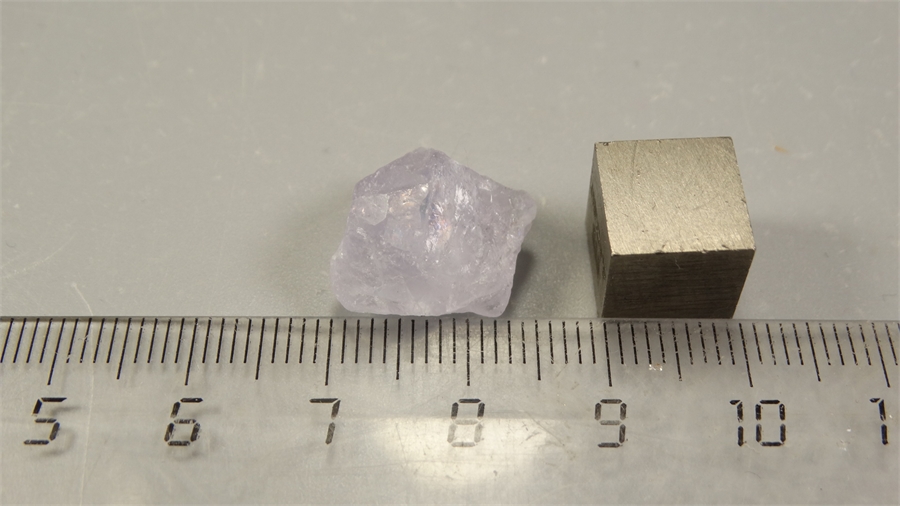 Флюорит 25728