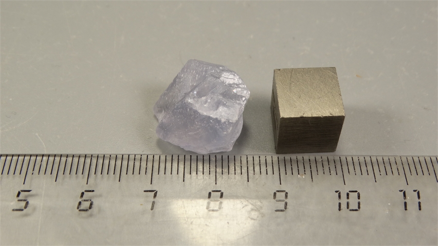 Флюорит 25733