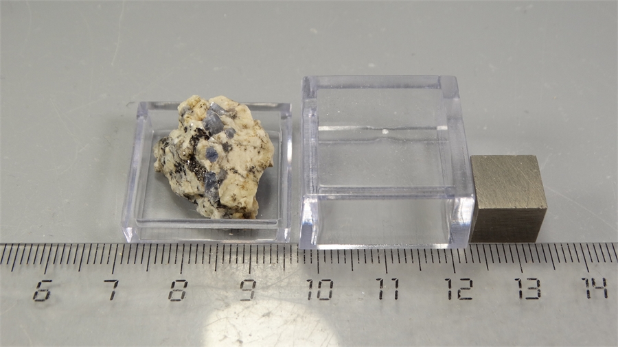 Корунд сапфировидный 25761