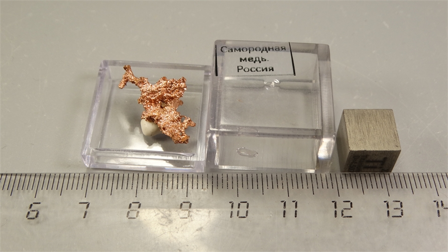 Самородная медь 25816