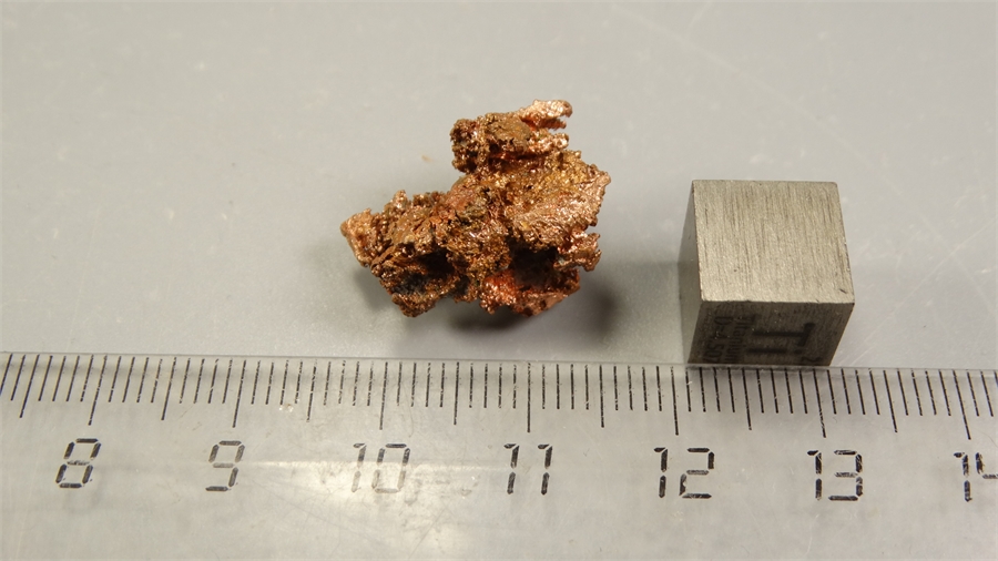 Самородная медь 25821