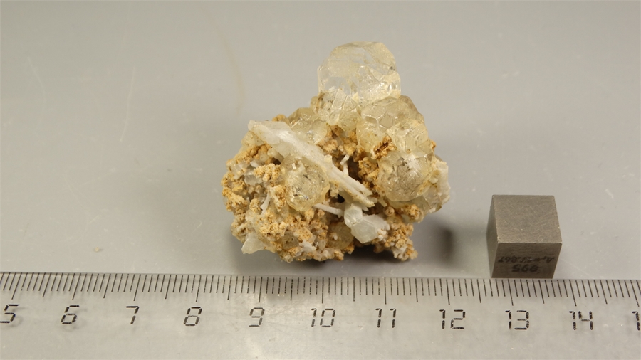 Флюорит оптический и кварц 25963