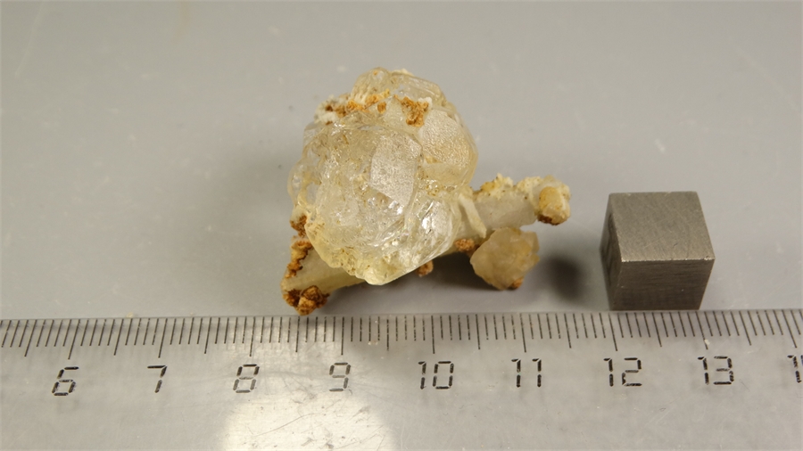 Флюорит оптический и кварц 25972