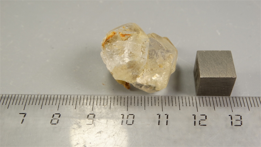 Флюорит оптический и кварц 25973