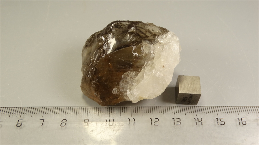 Дымчатый кварц 25975