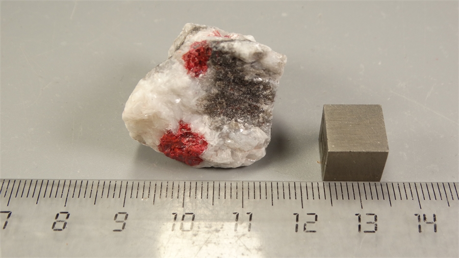 Киноварь в доломите 25986