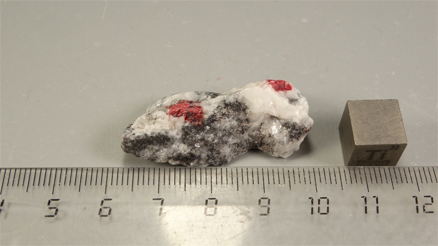 Киноварь в доломите 25995