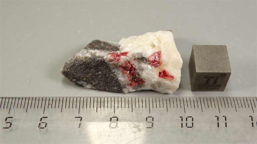 Киноварь в доломите 25999