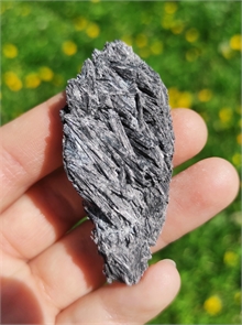 Черный кианит 21220