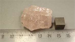 Розовый кварц 24546