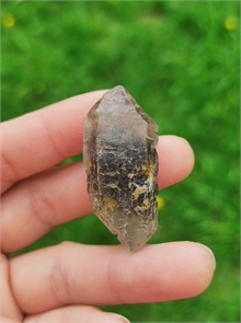 Кварц с включением битума 18008