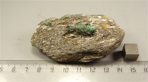 Берилл в слюдите 24665