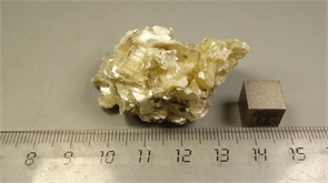 Мусковит 24782