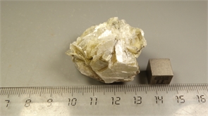 Мусковит 24783