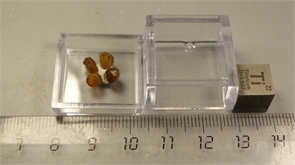 Желтый корунд сапфир 24902