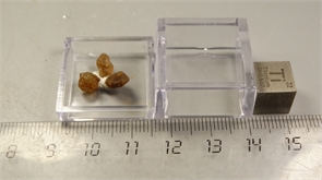 Желтый корунд сапфир 24911