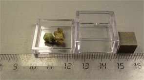 Гранат демантоид 24972