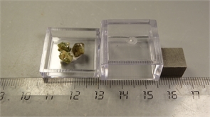 Гранат демантоид 24977