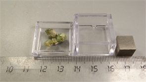 Гранат демантоид 24985