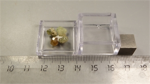 Гранат демантоид 24986