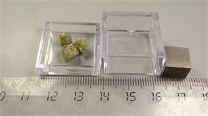 Гранат демантоид 24988