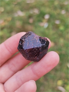 Гранат альмандин 24734