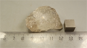 Горный хрусталь с включением карбоната 25292