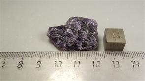 Флюорит 25318